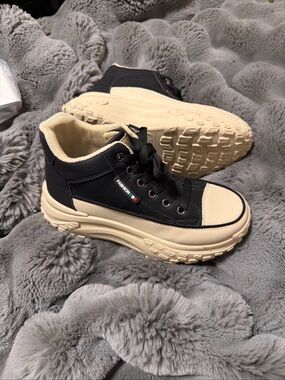 Fashion Black and Cream Platform Ankle Booties size 37 new